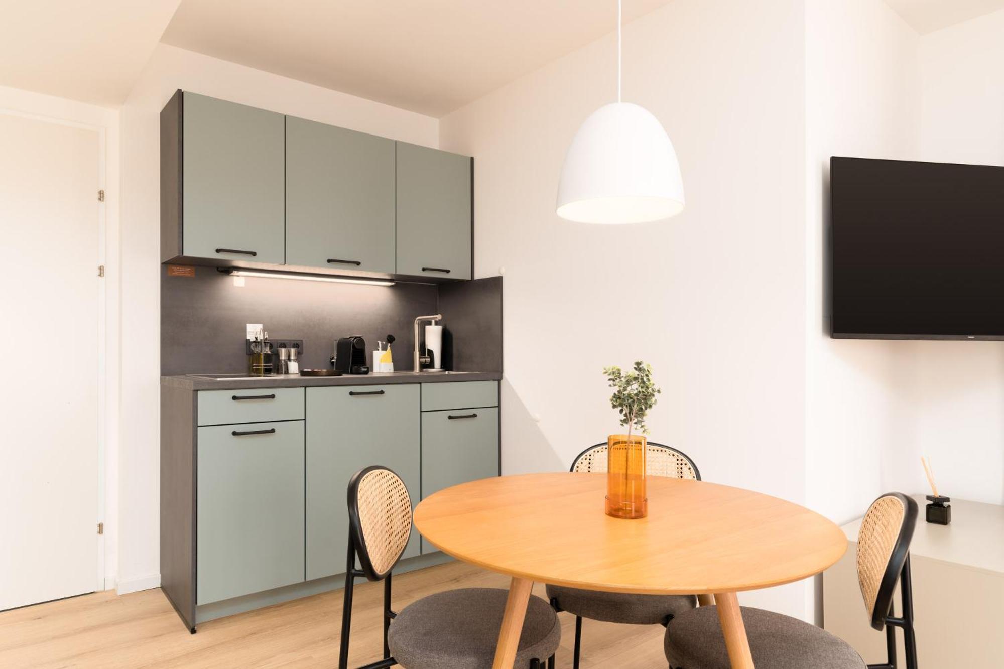Limehome Vienna Favoritenstr. Rum bild