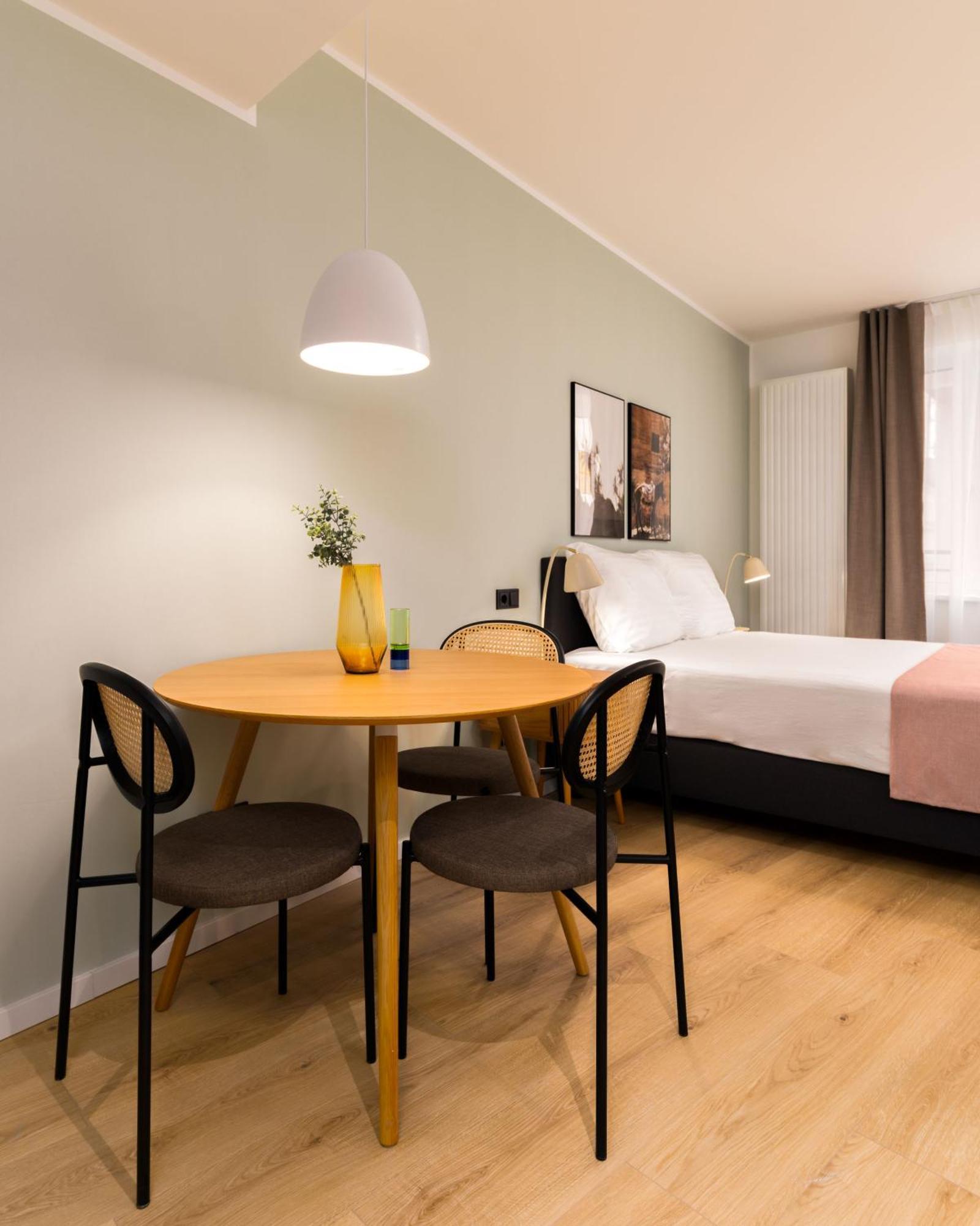 Limehome Vienna Favoritenstr. Rum bild