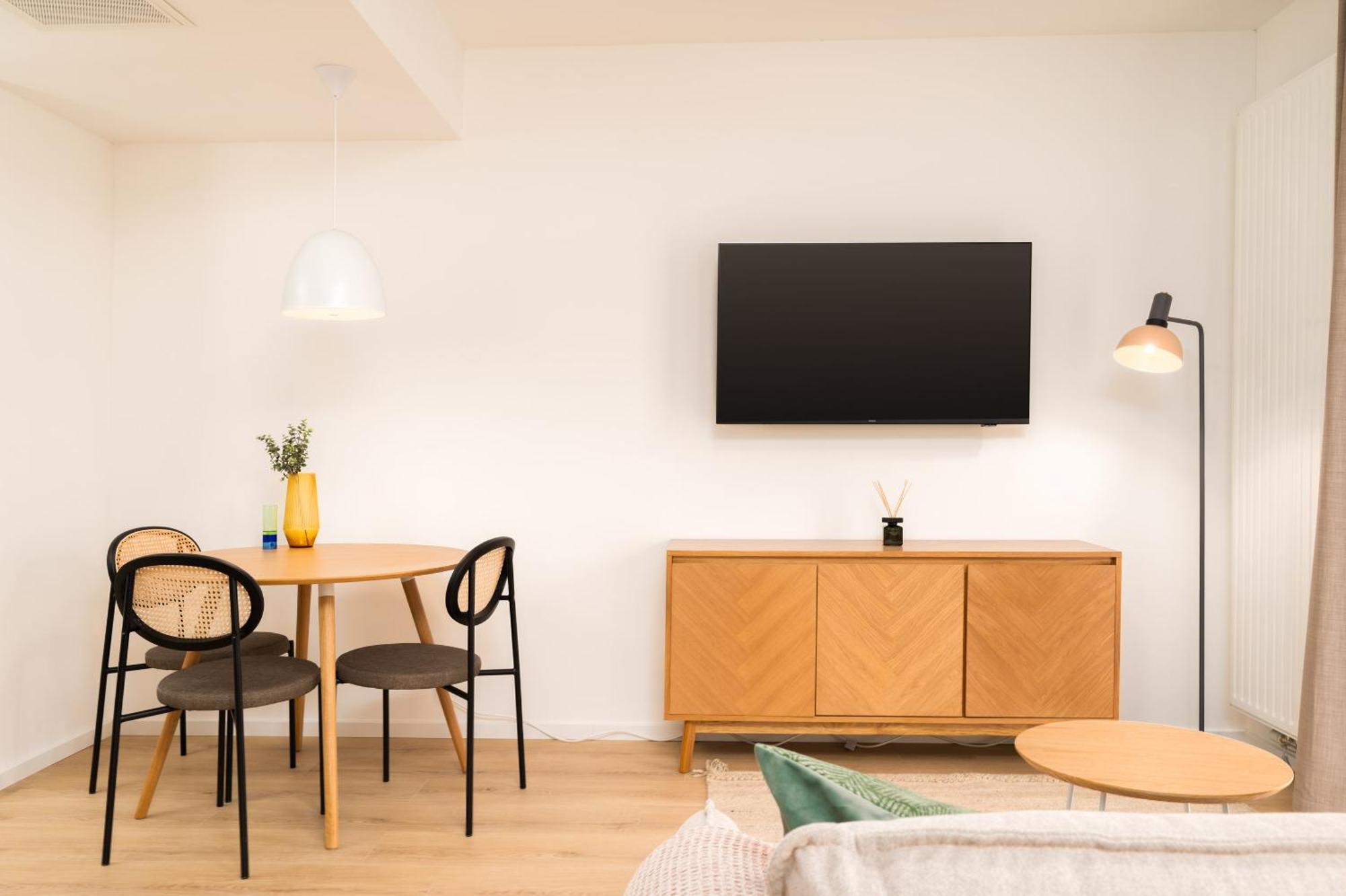 Limehome Vienna Favoritenstr. Rum bild
