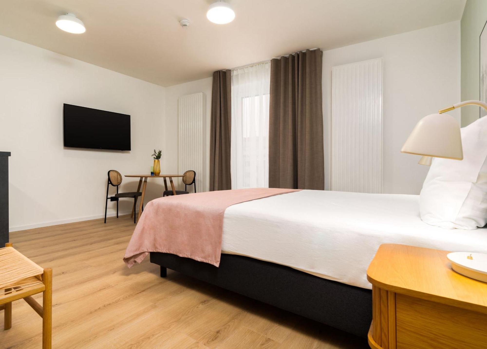 Limehome Vienna Favoritenstr. Rum bild